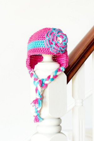 http://www.favequilts.com/master_images/Crochet/Blue-raspberry-hat.jpg