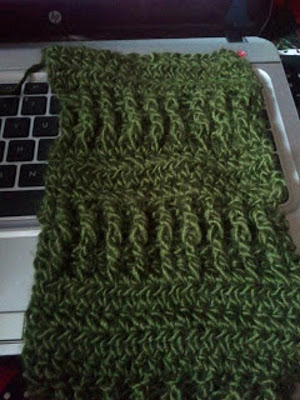 http://www.favequilts.com/master_images/Crochet/Valleys-and-Bridges-Scarf.jpg