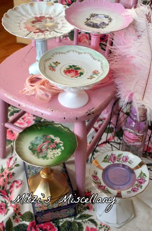 http://www.favequilts.com/master_images/Decorating-Ideas/thrift-store-pedestals.jpg