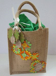 http://www.favequilts.com/master_images/Down-to-Earth-Gift-Bag.jpg