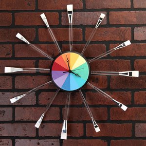 http://www.favequilts.com/master_images/FaveCrafts/Artsy-Rainbow-Clock.jpg