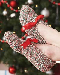 http://www.favequilts.com/master_images/FaveCrafts/knit-holiday-slippers.jpg
